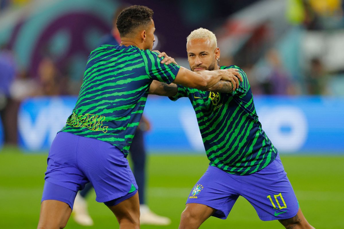 O homem que nasceu antes do país e ainda vai jogar a Copa A Bósnia abriu a lista