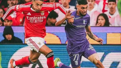 Mourinho viu o Benfica escorregar em casa e o Sporting não desperdiçou