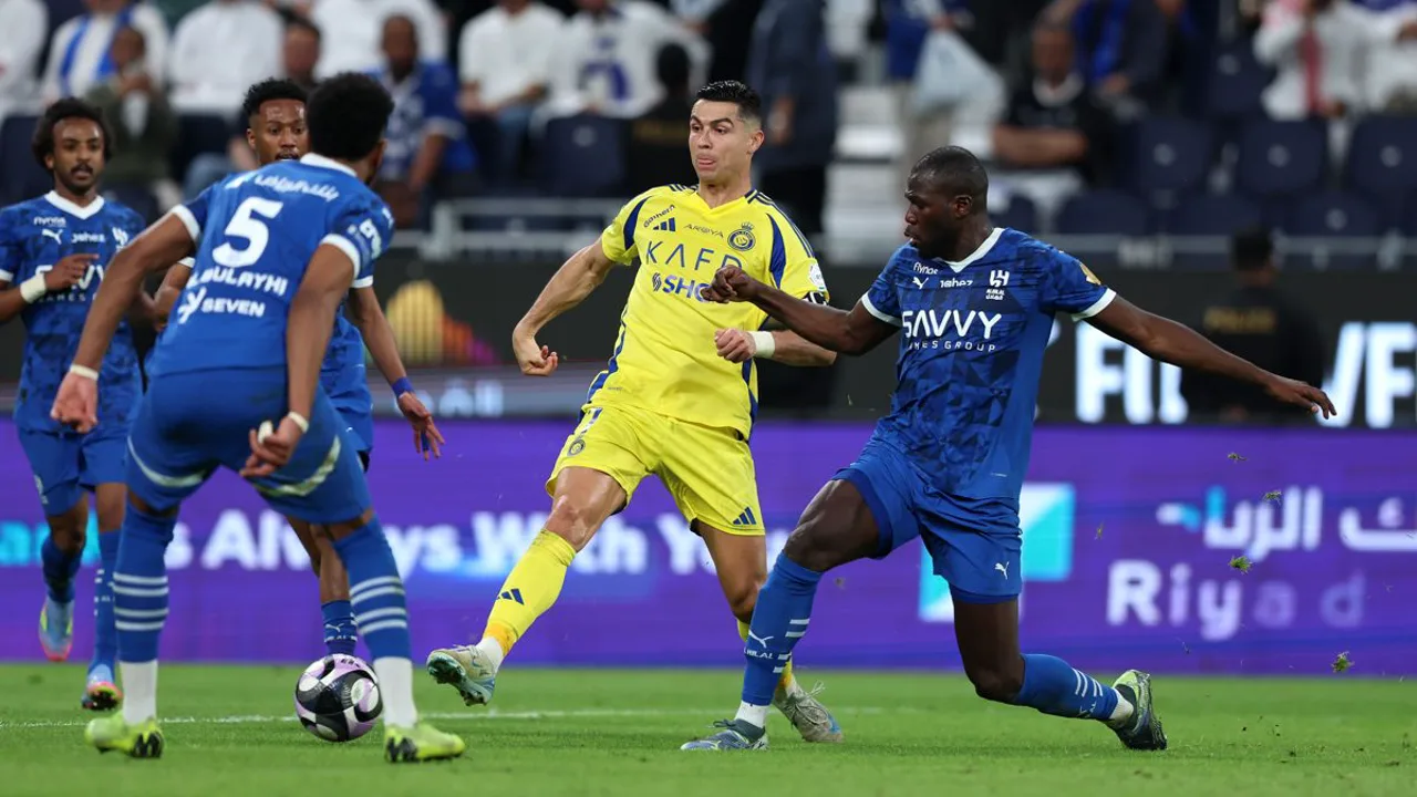 Cristiano Ronaldo comemorando gol com a camisa do Al-Nassr no King Fahd International Stadium em Riade