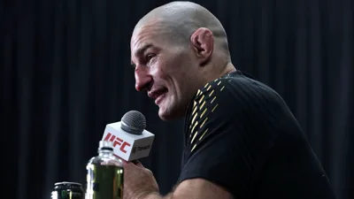 Strickland confraternizou com Chimaev e depois detonou o próprio UFC