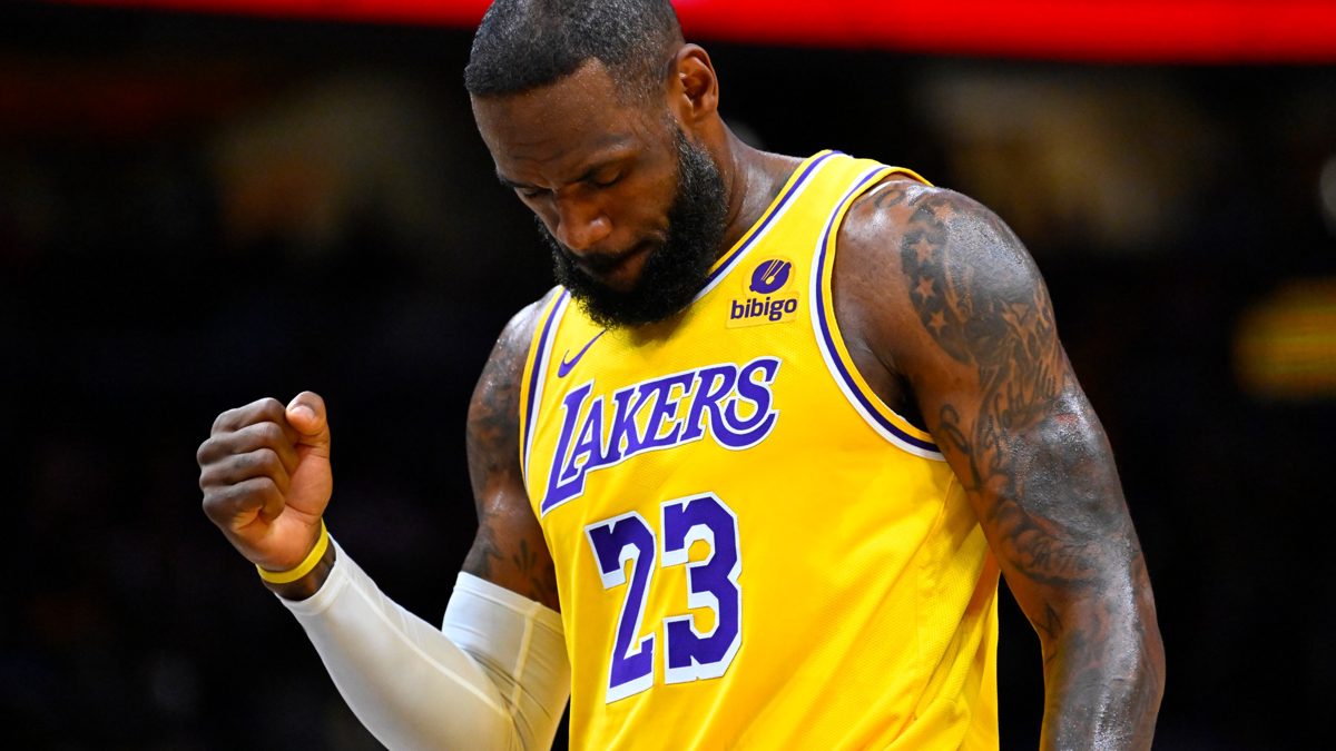Por que LeBron ainda não assinou nada e o que isso significa LeBron ainda decide