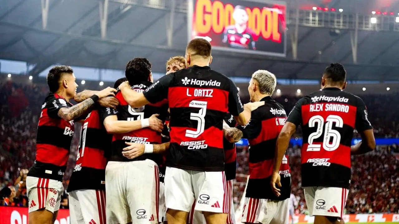 Confronto de torcidas nos arredores do Maracanã após clássico Flamengo x Vasco em maio de 2026