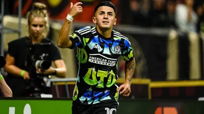 Thiago Almada virou uma bomba de R$ 125 milhões no balanço do Botafogo