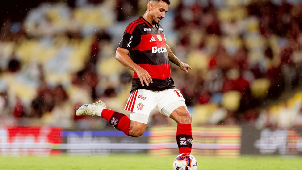 Jogadores do Flamengo com a camisa da Seleção Brasileira em treino antes da Copa do Mundo 2026