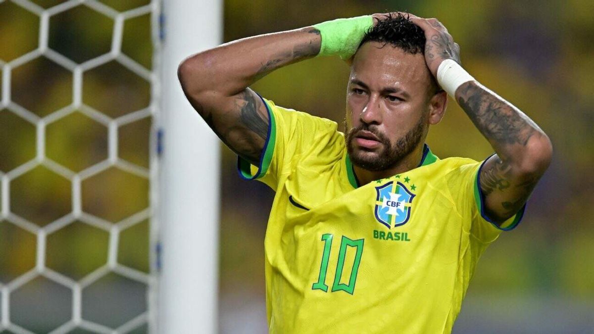 O padrão de Neymar antes de cada convocação Quatro Copas, quatro histórias de le