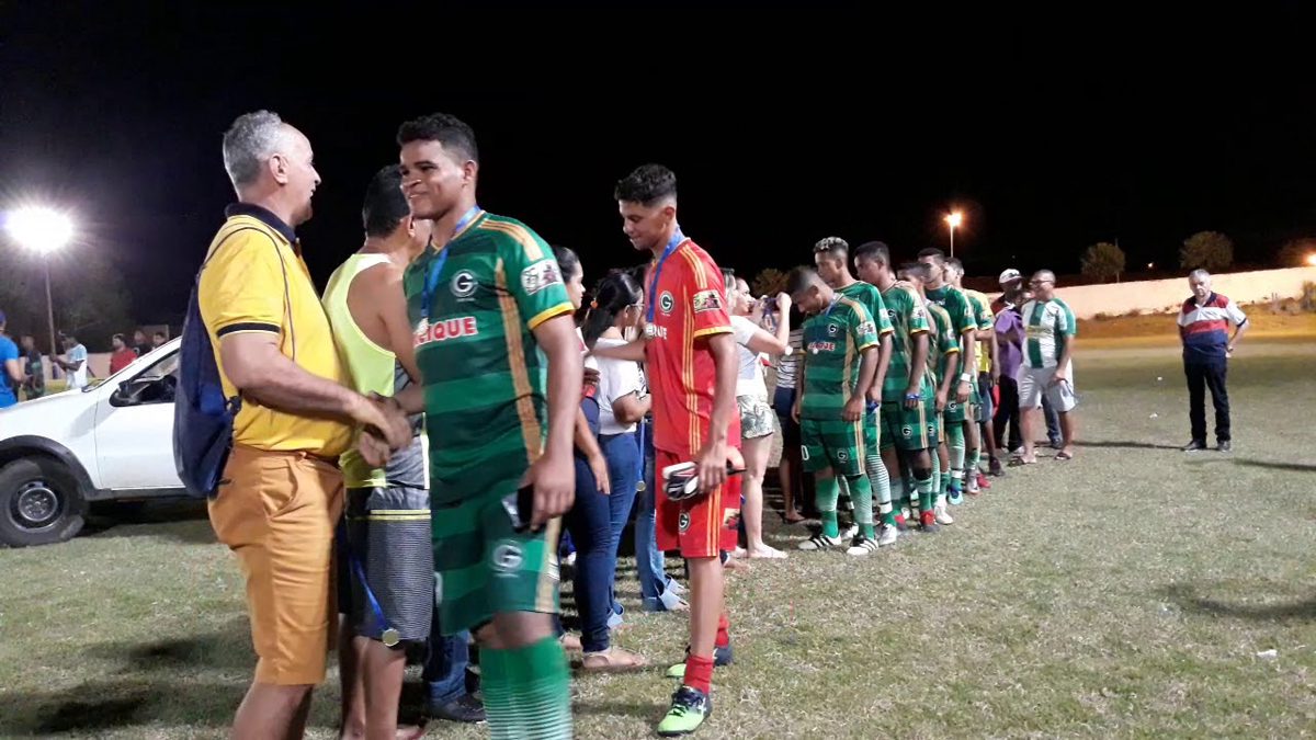 A dívida que parou o relógio da venda O que pode acontecer com a mansão de Ren