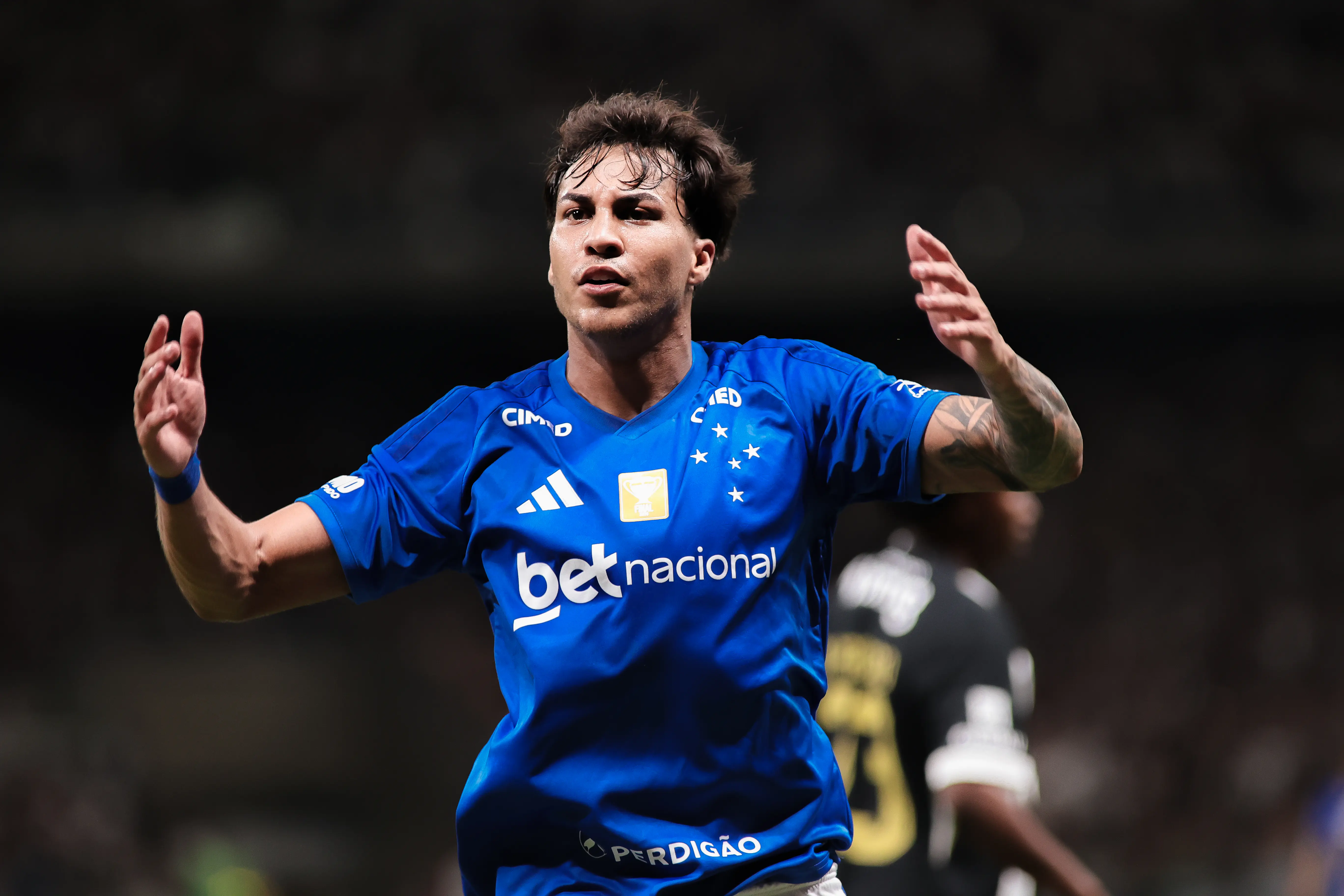 O que justifica os 50 milhões de euros pedidos pelo Cruzeiro Por que o Cruzeiro