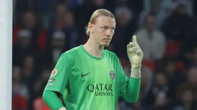 O goleiro que ninguém queria titular agora carrega o PSG nas mãos
