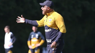 Roger Machado chega ao Alfredo Jaconi com a cadeira na balança