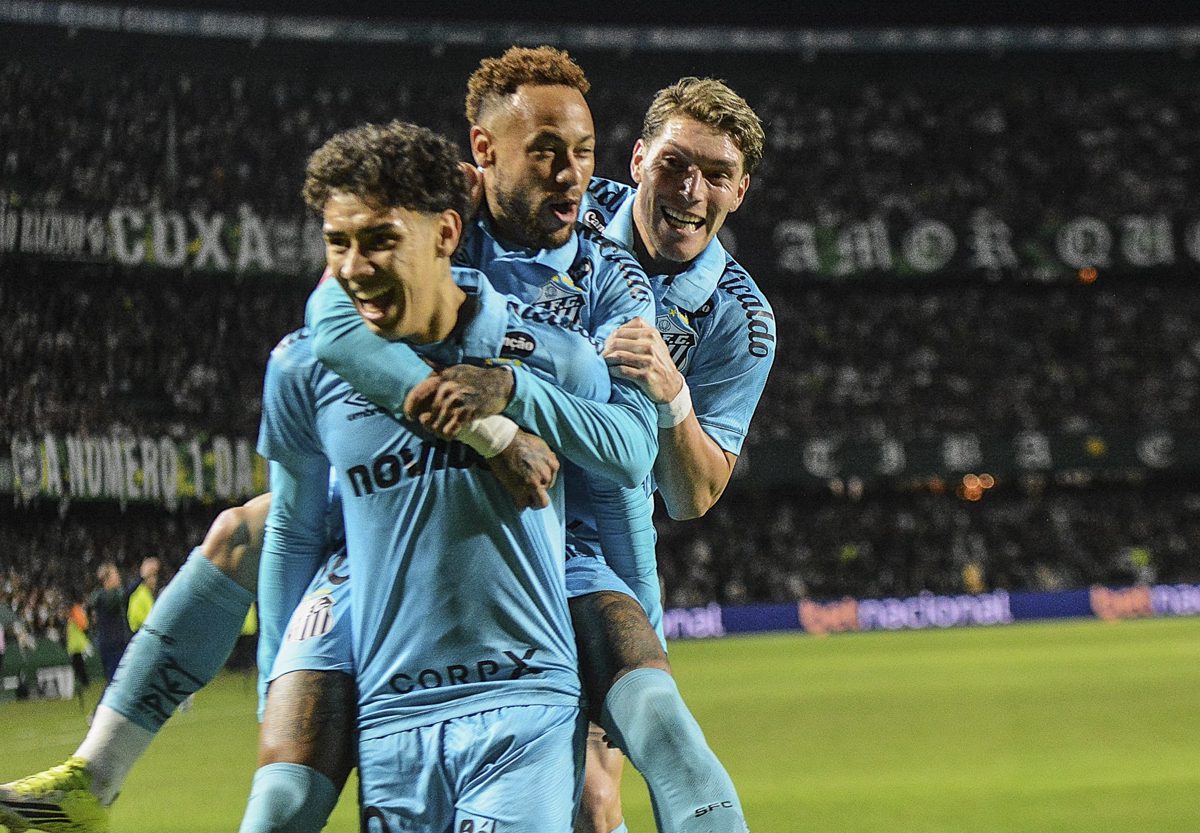 O que aconteceu nos bastidores antes do apito Cuca vê Neymar pronto para a Copa