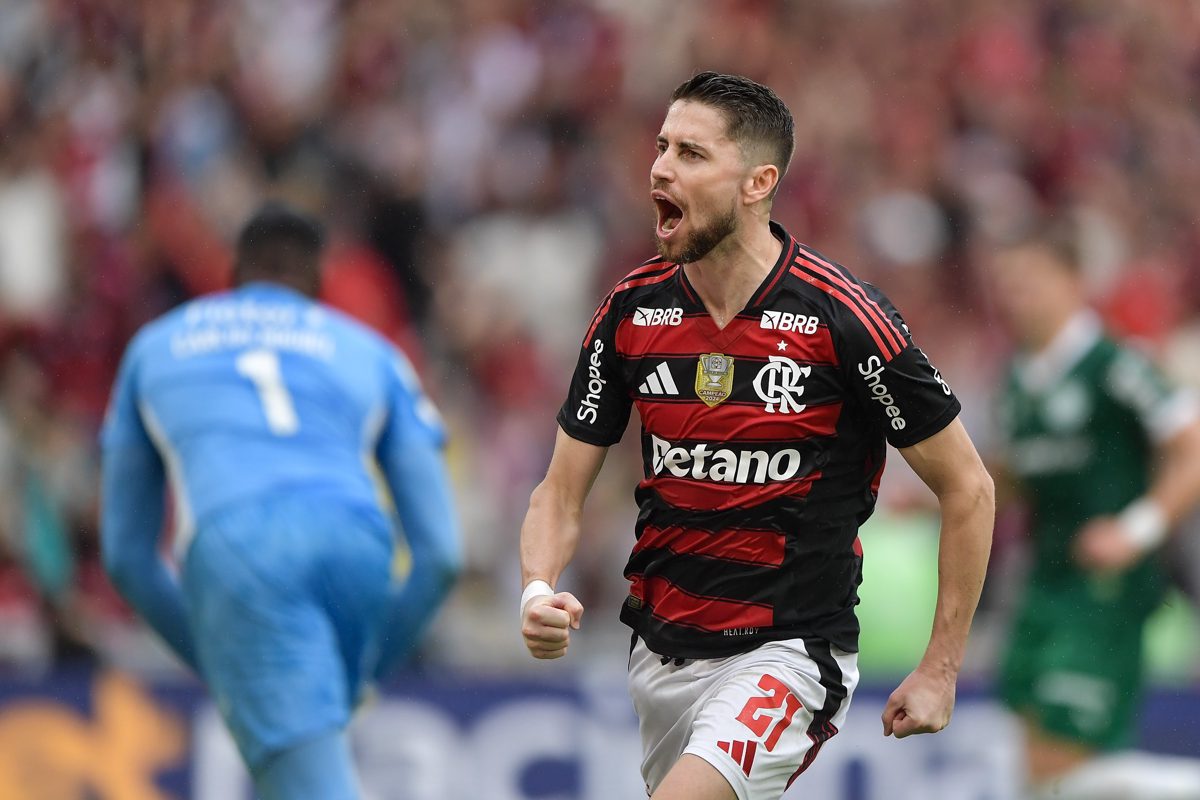 Um jogador em atividade na bancada dos comentaristas Jorginho vai analisar a Sel