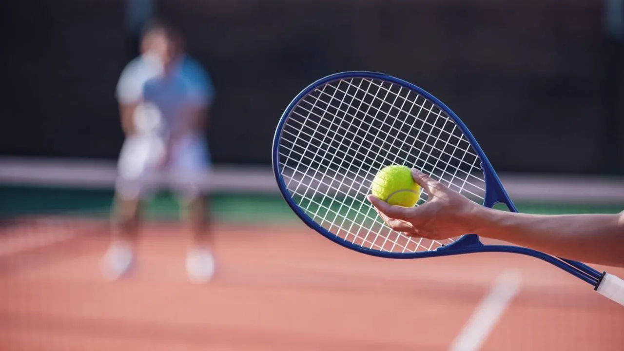 Jannik Sinner celebra vitória sobre Rublev no saibro do Foro Italico em Roma, 2026