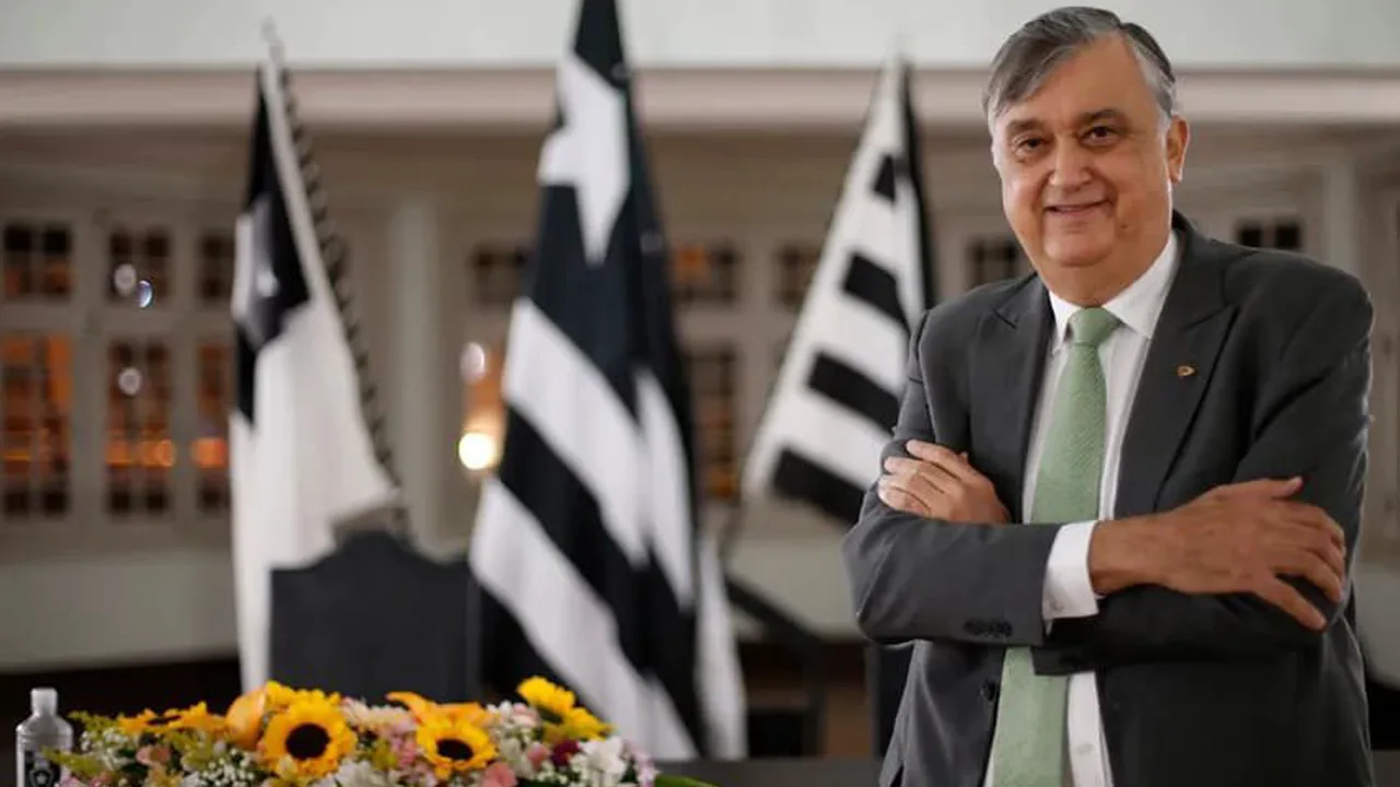 Eduardo Iglesias, novo Diretor Geral da SAF do Botafogo, em assembleia de acionistas