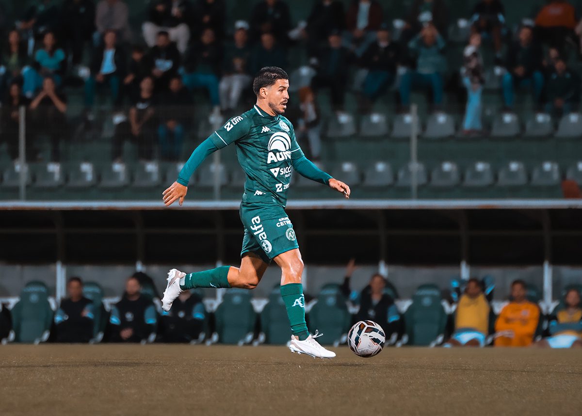 O que o golaço de Marcinho diz sobre a Chapecoense desta noite Marcinho acerta o