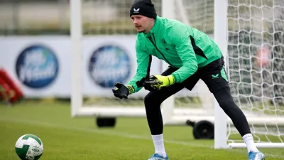 O goleiro irlandês que a Premier League ainda não sabe como medir