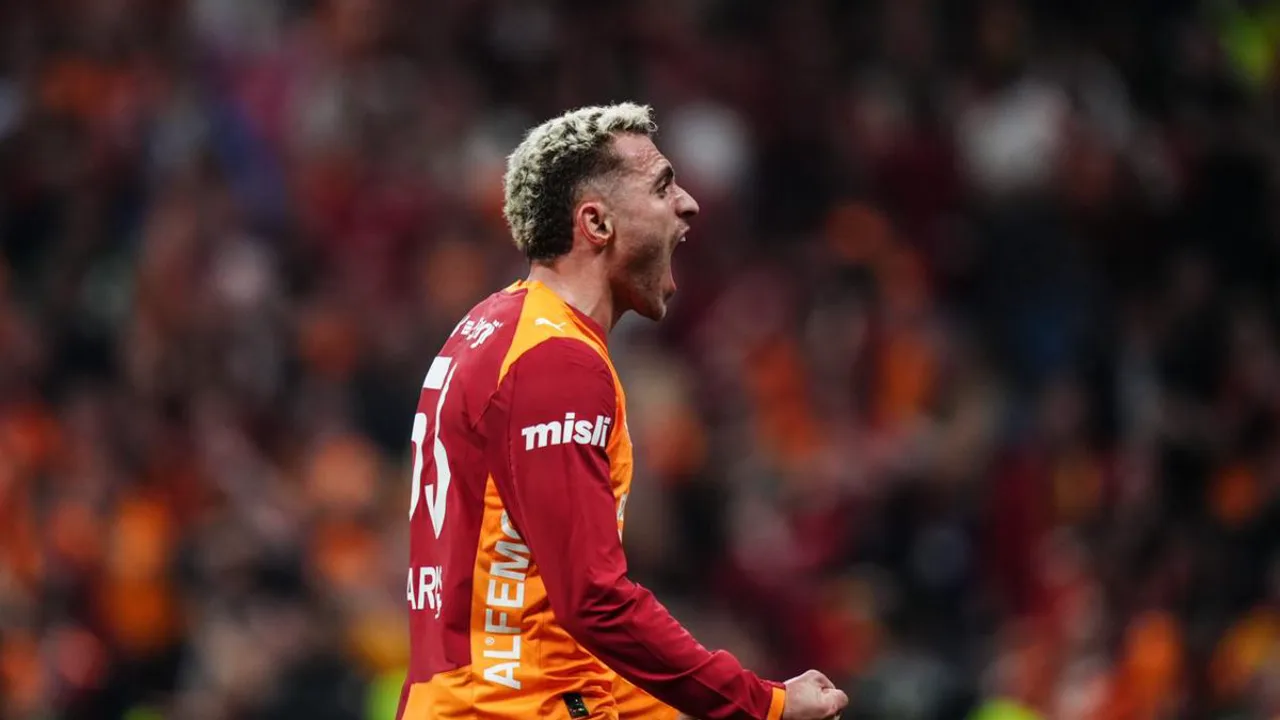İlkay Gündoğan com a camisa 20 do Galatasaray em partida da Champions League 2025/2026