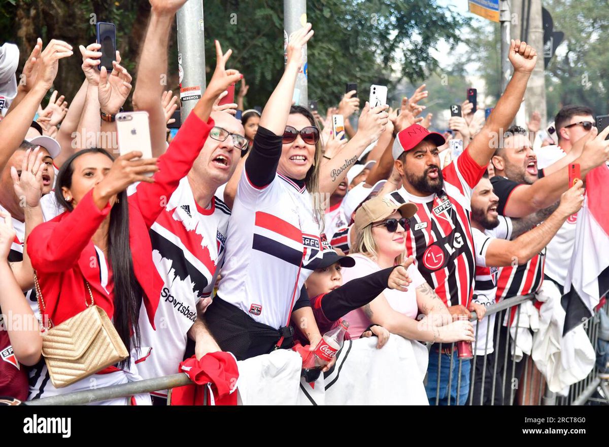 O acordo rompido entre torcida organizada e elenco do São Paulo A corneta que ch