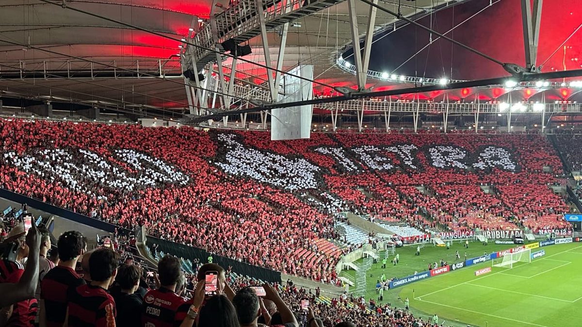 O vácuo deixado pelo Flamengo e a fila que se formou Filipe Luís parado há dois