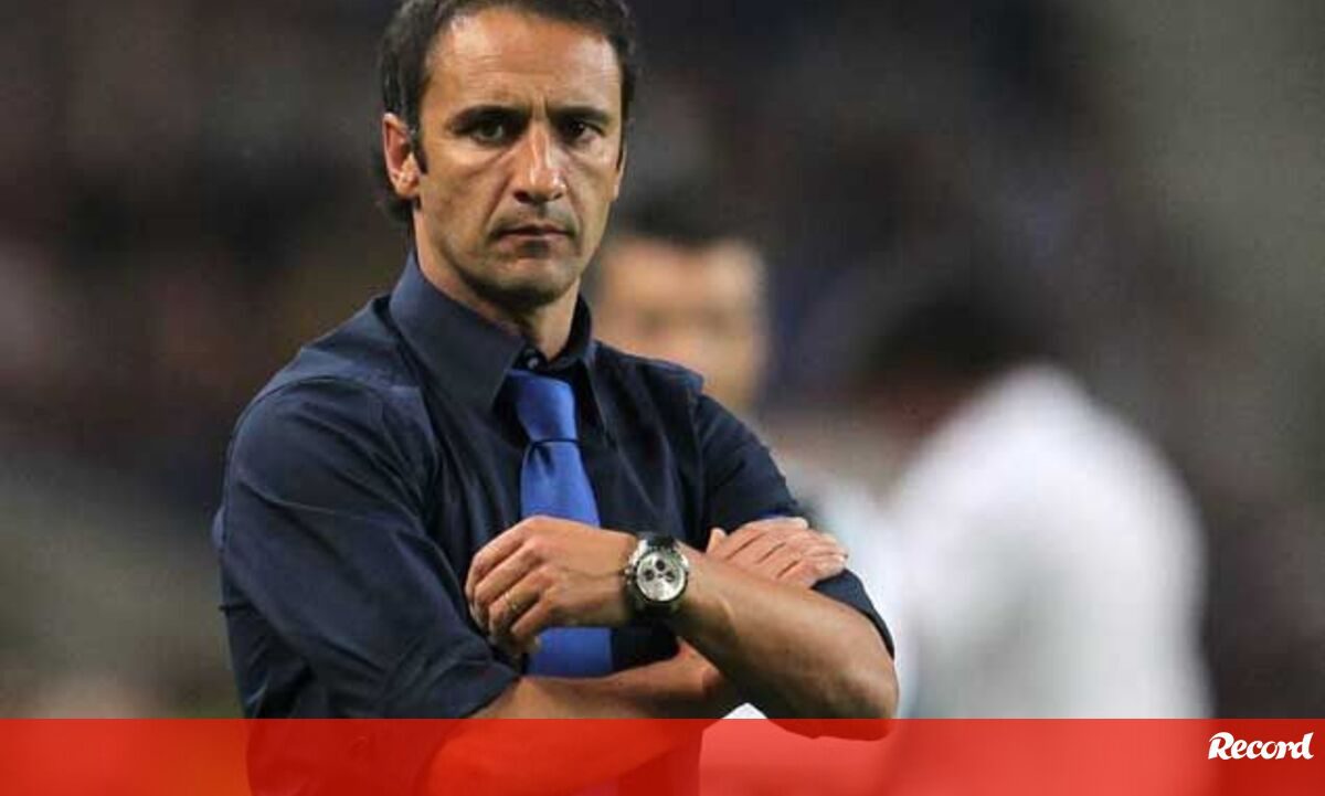 O esquema que ele sempre busca rodar Vítor Pereira e o futebol que parece sim
