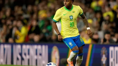 Rodrygo trocou a chuteira pelo microfone e a esteira antigravidade explica tudo