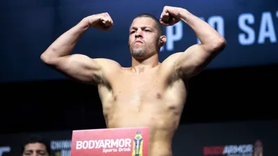 Nate Diaz volta para bater em alguém e depois pedir a trilogia com McGregor