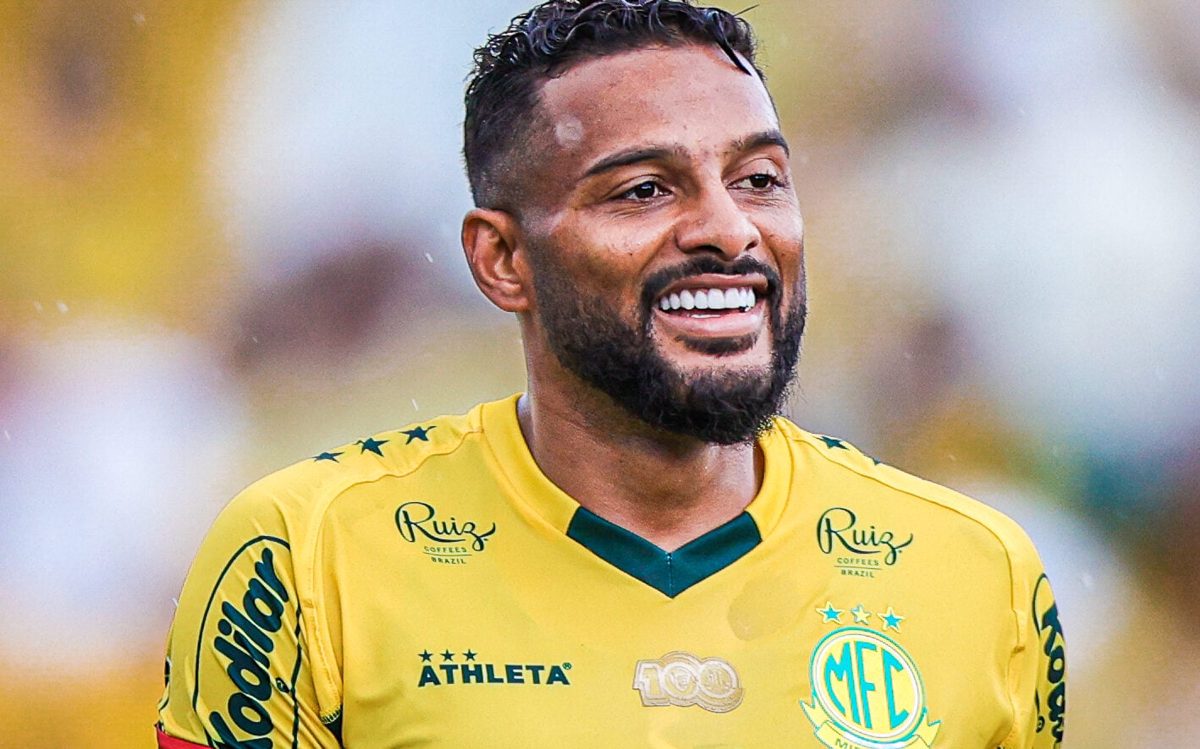 Se ele for transferido neste mercado Por que Reinaldo virou o zagueiro mais p