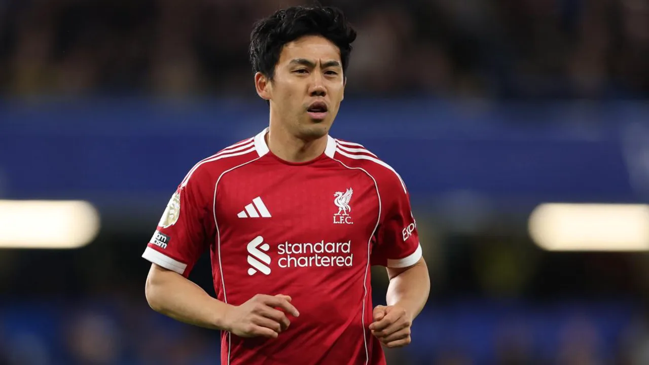 Wataru Endo e jogadores da seleção do Japão em treino com uniforme azul antes da Copa do Mundo 2026