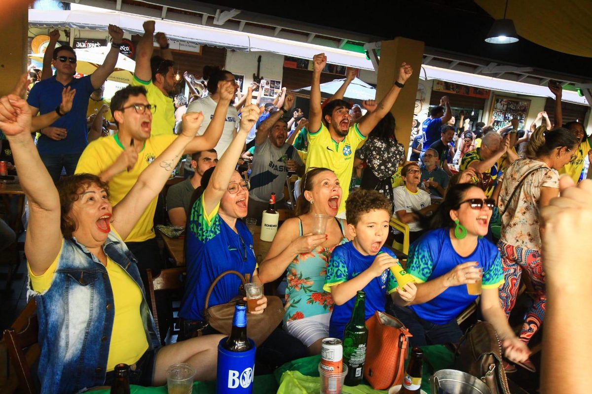 O que a torcida escolhe quando ninguém está olhando A torcida convocou antes de