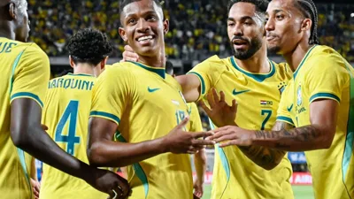 Vini Jr acumula 35 participações em gols e segura um troféu que o Real Madrid não tem