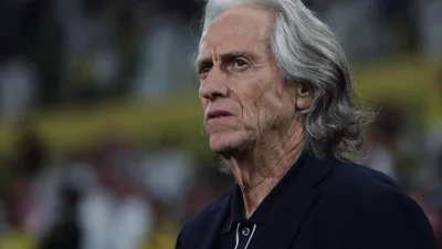 Jesus volta ao Fenerbahçe e a torcida turca vai precisar decidir o que quer
