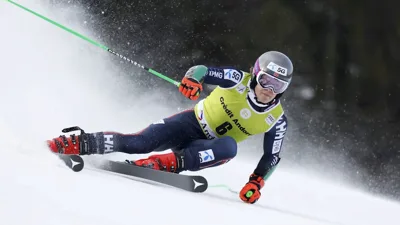 Acosta faz pole na Catalunha enquanto os líderes do campeonato caem
