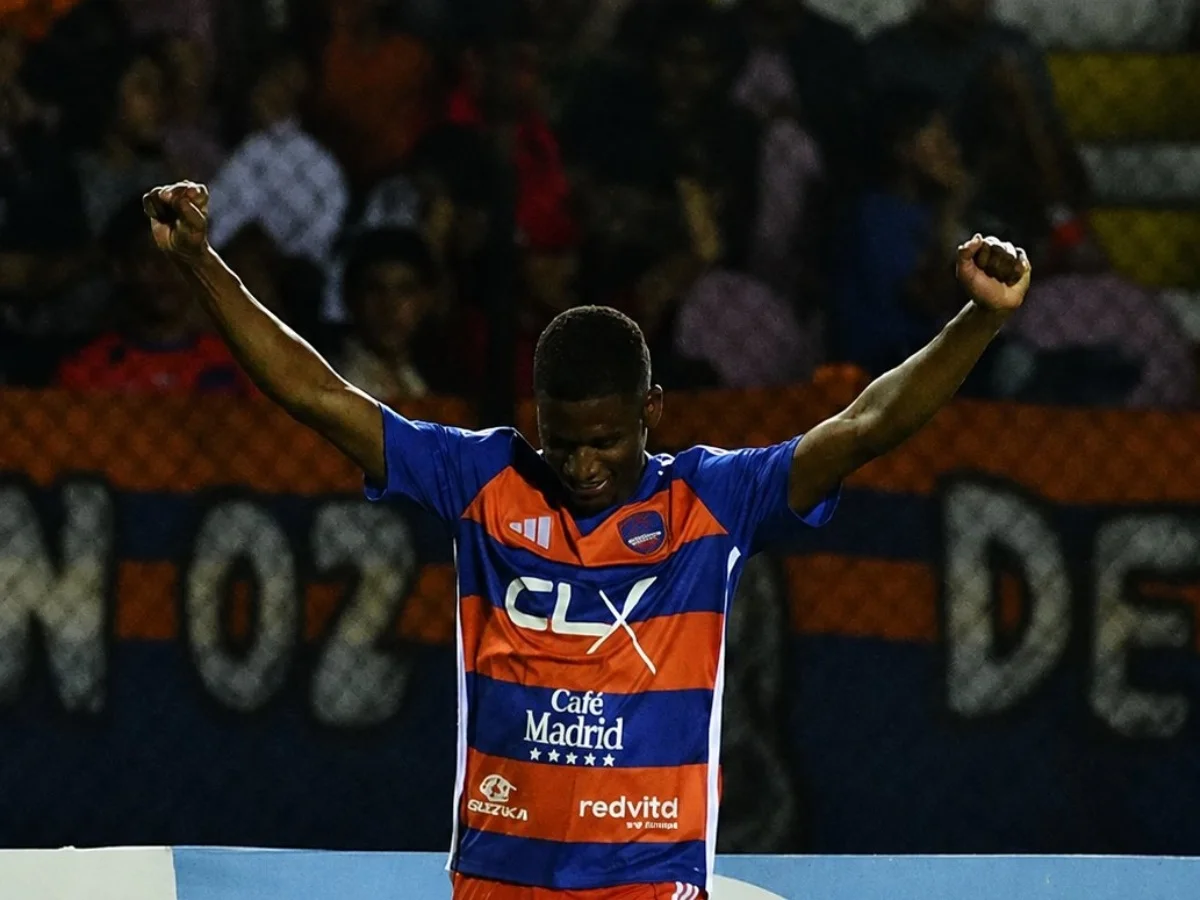 Acosta domina quando os favoritos tropeçam Acosta faz pole na Catalunha enquanto