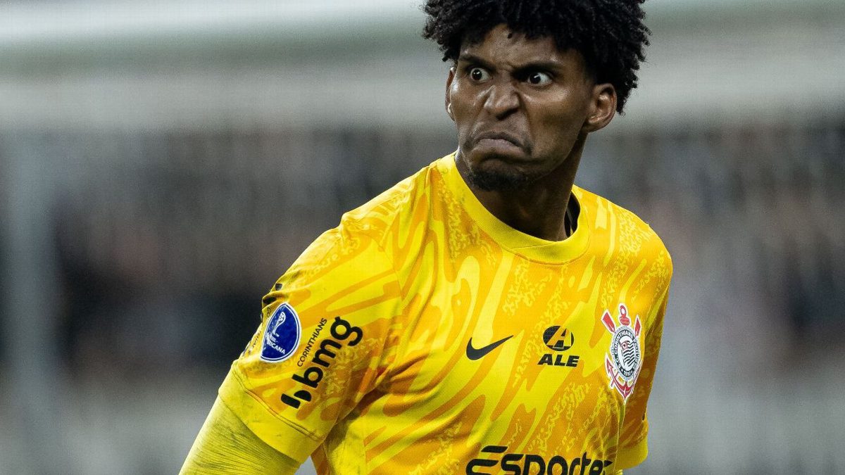 Por que o Corinthians aceita negociar um goleiro titular com contrato até 2030 H