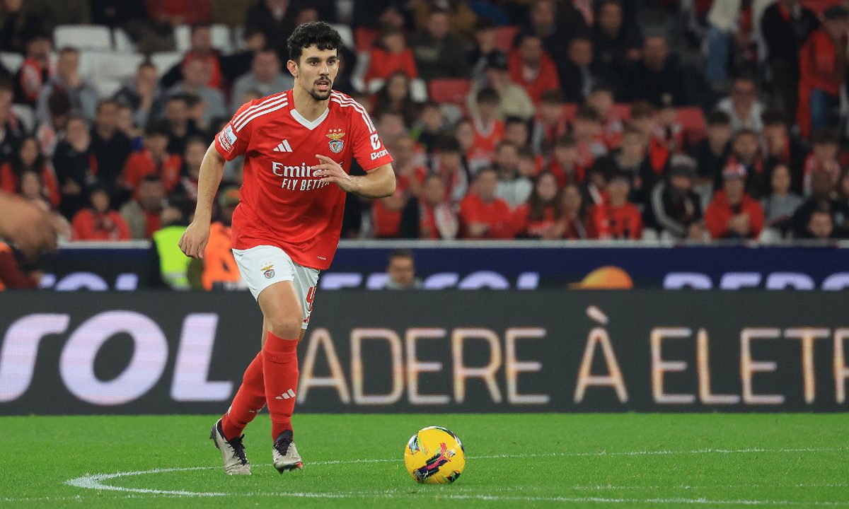 O que está em jogo agora para o Benfica Mourinho vai de tudo ou faz rodízio cont