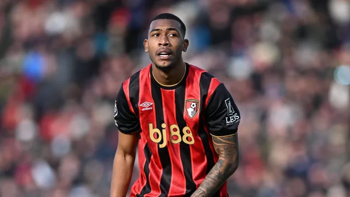 Rayan, atacante do AFC Bournemouth, em ação pela Premier League 2025/2026 com a camisa 37
