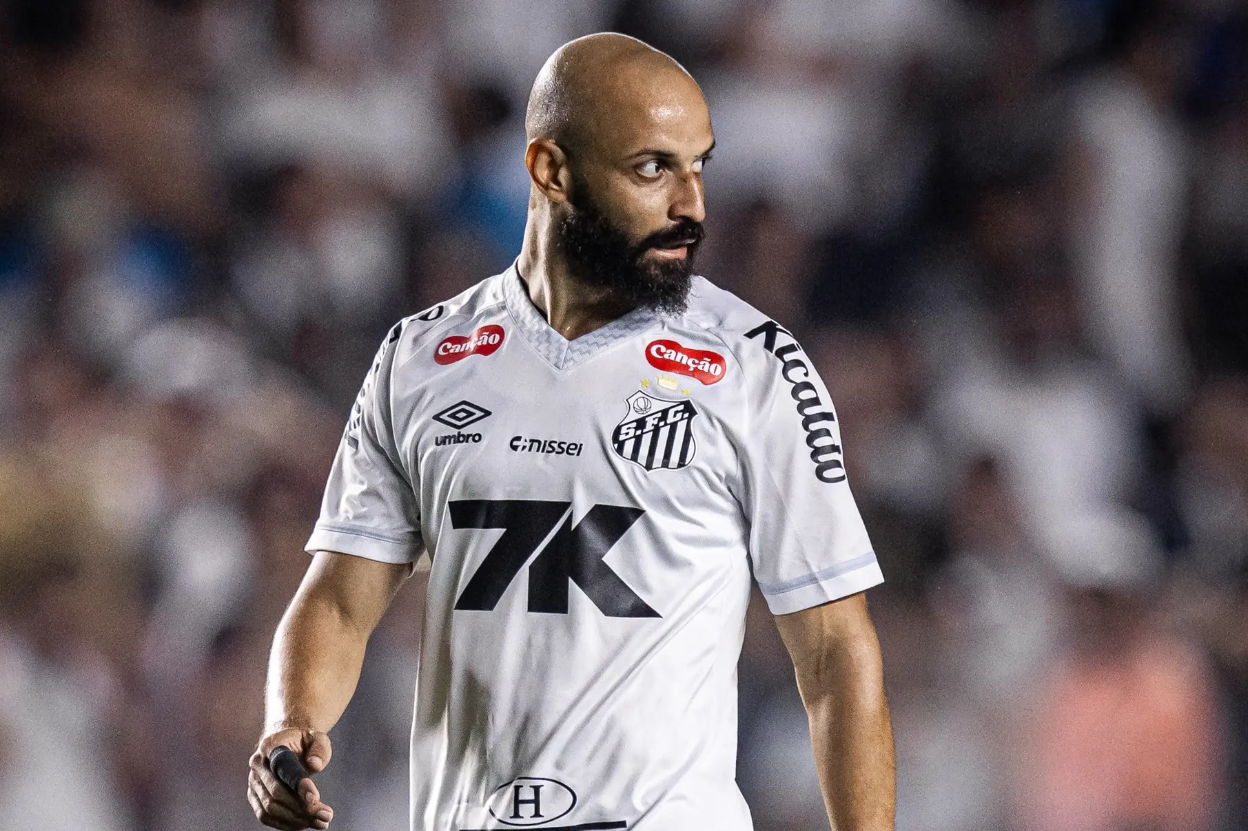Se ele for transferido neste mercado Thaciano no Santos — o meia que chegou a