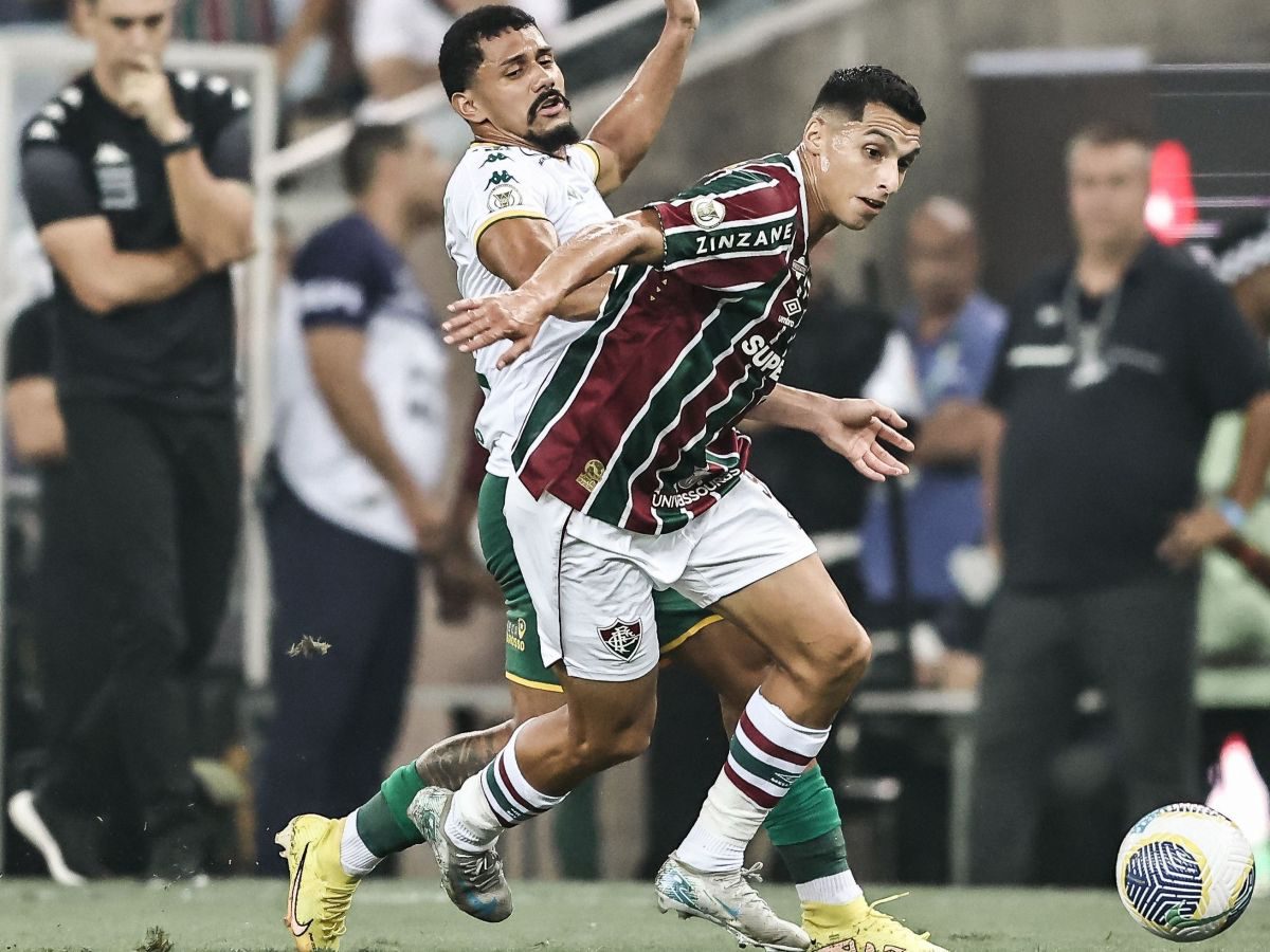 De um empate sem gols a 36 troféus erguidos no gramado mais famoso do Brasil Doi