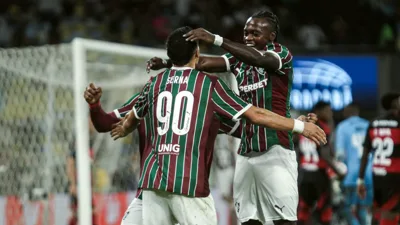 Fluminense domina o São Paulo por 2 a 0 no Maracanã e sobe na tabela