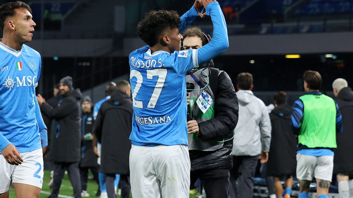 O que o Napoli jogou antes e o que muda agora De Bruyne volta e o Napoli entra e