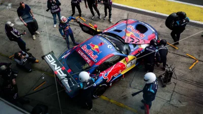 Verstappen ganhou e perdeu ao mesmo tempo no Nurburgring
