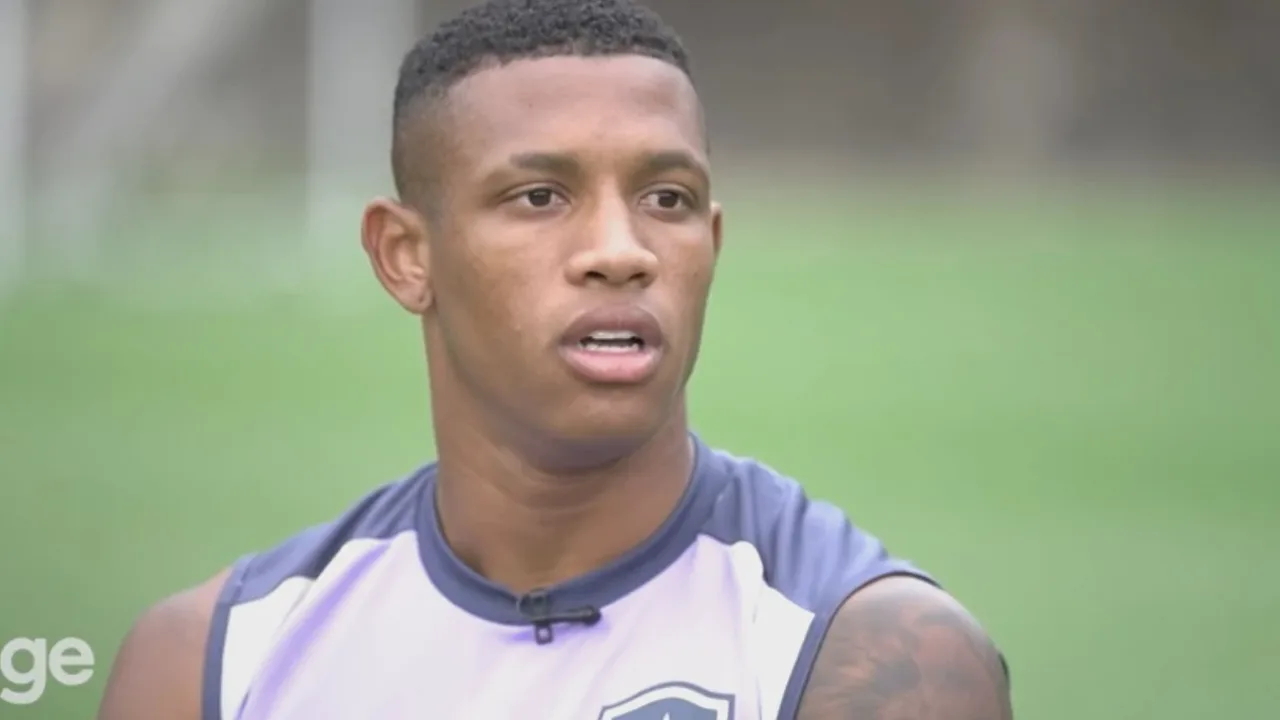 Danilo, volante do Botafogo, em ação pelo Campeonato Brasileiro 2026 no Estádio Nilton Santos