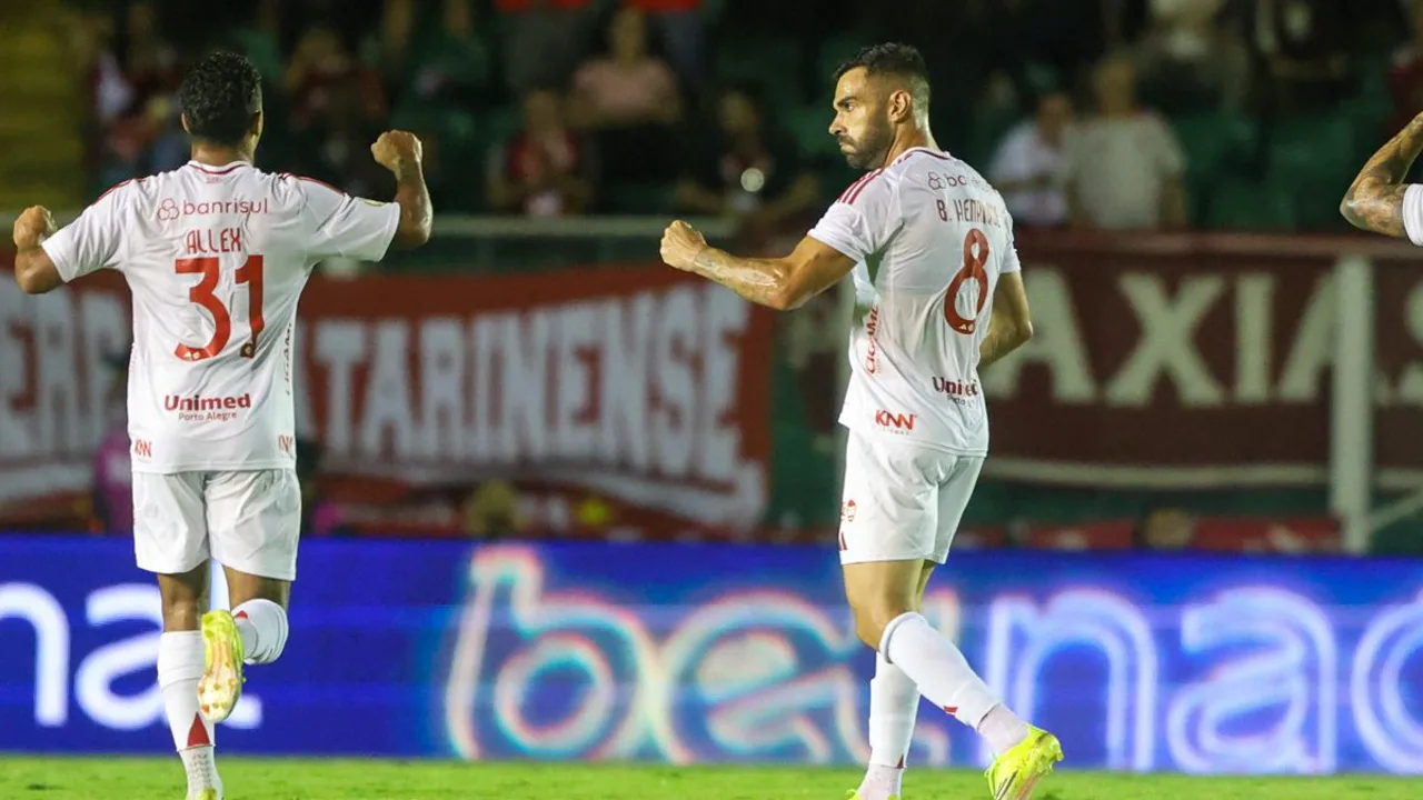 Bruno Fernandes comemorando assistência em Old Trafford pela Premier League 2025/26