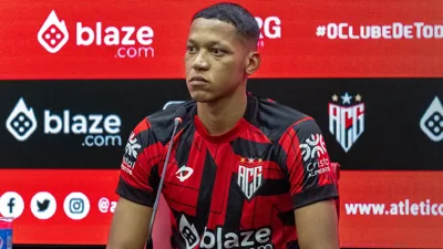 Por que Adriano Martins é o zagueiro mais silencioso da Série B em 2026