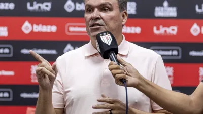Adson Batista detonou os reservas do Atlético-GO e agora tem que provar que faz diferente
