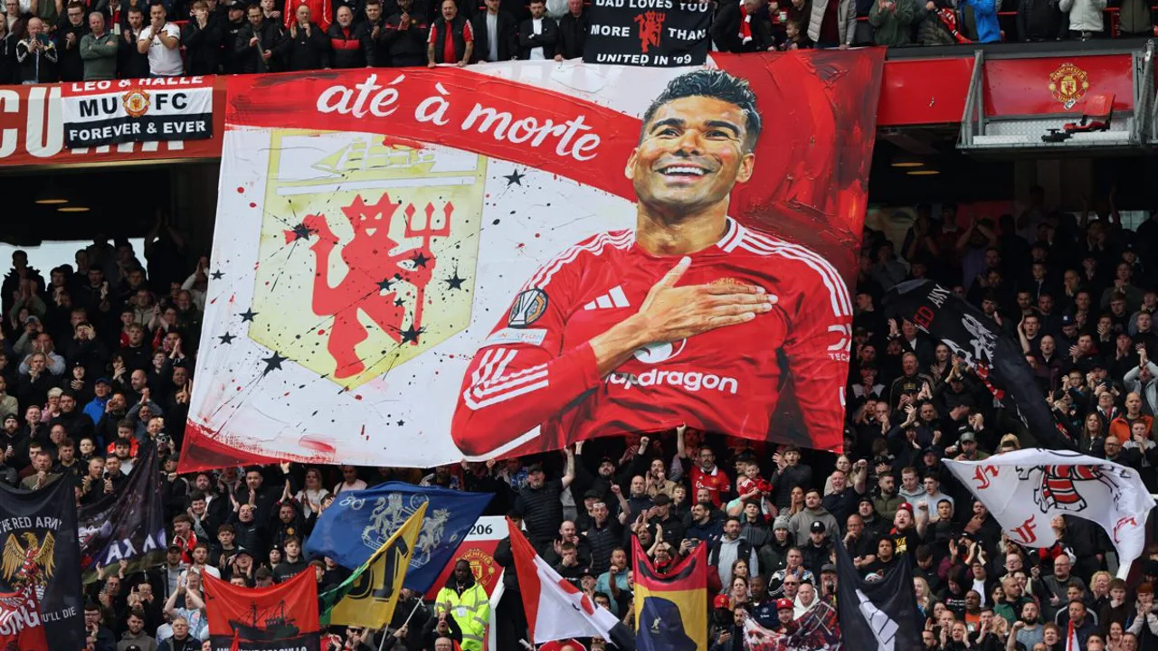 Matheus Cunha comemorando gol pelo Manchester United em Old Trafford na Premier League 2025/2026