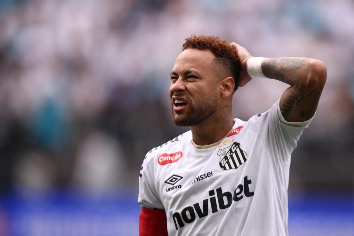 A dúvida que nasceu no banco e virou caos no gramado O banco do Santos não sabia