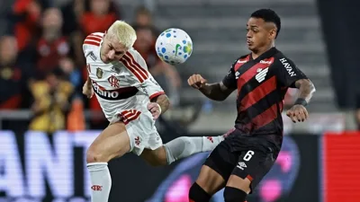 O gramado da Baixada é mesmo o problema ou o Flamengo não soube jogar nele