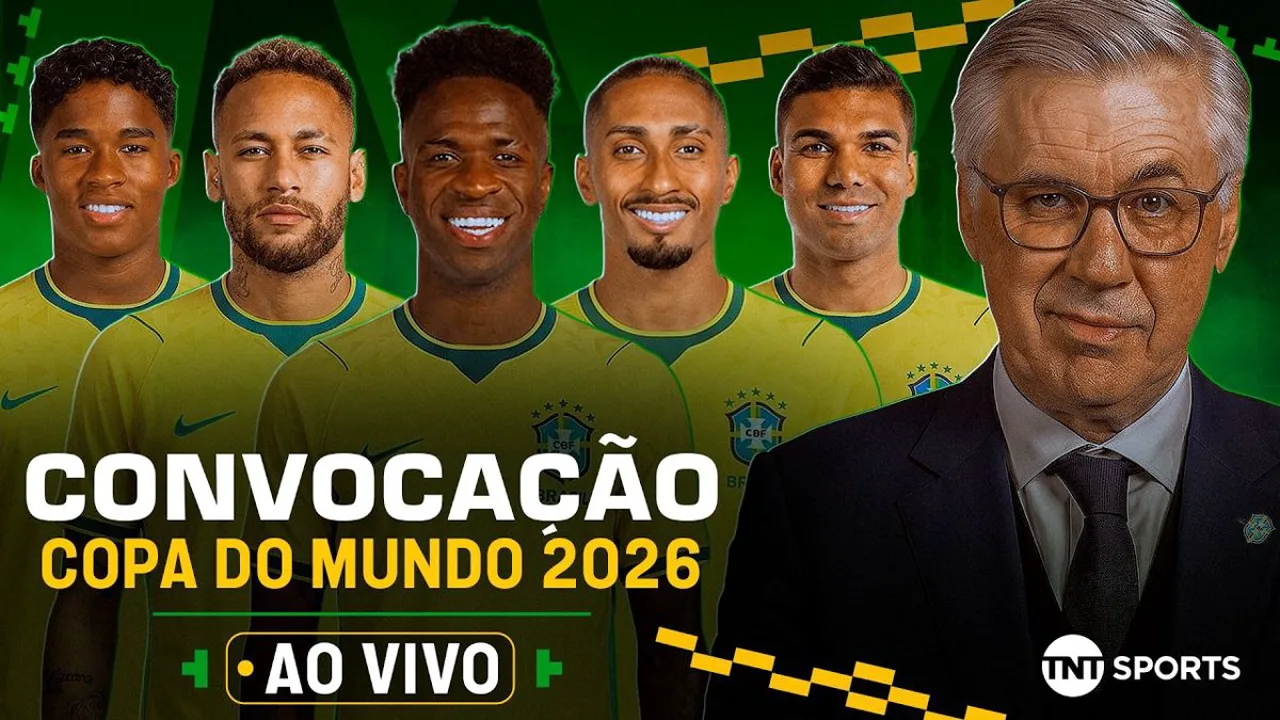 Weverton faz defesa pelo Grêmio com a camisa tricolor, sob os holofotes do estádio