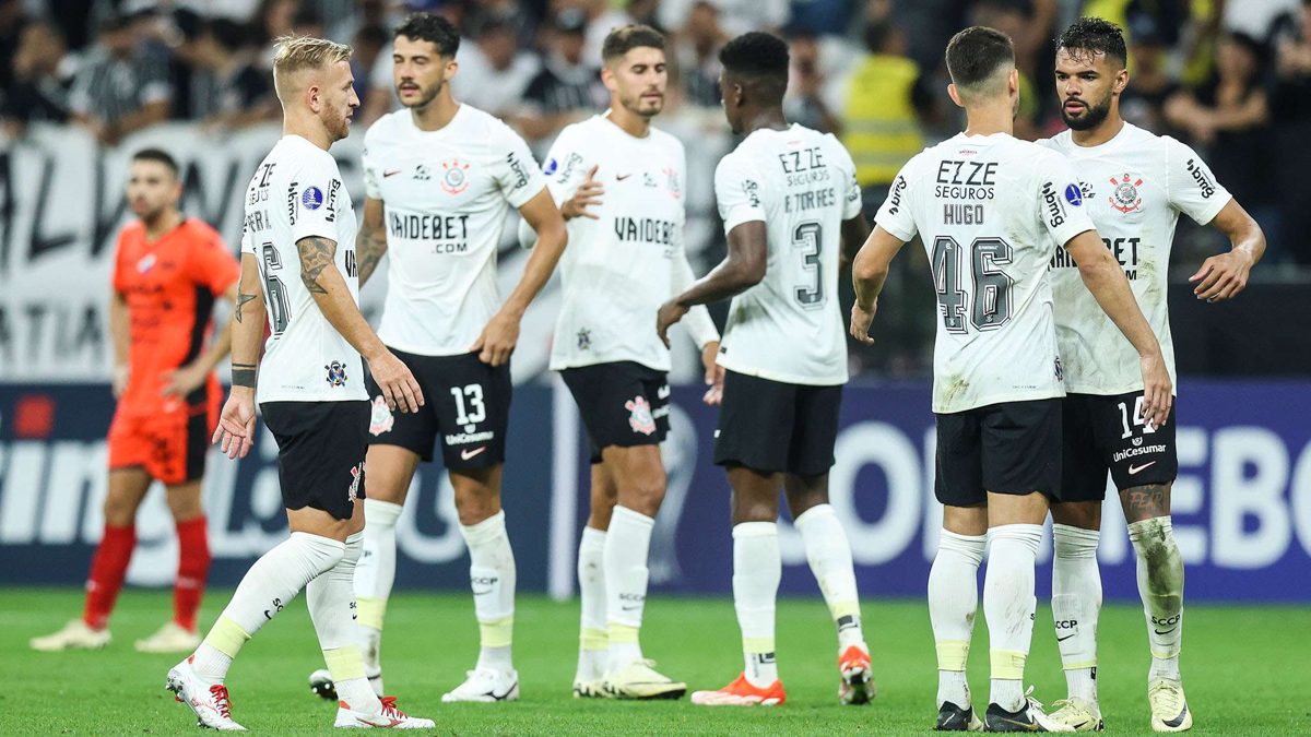 A lesão que agravou por erro na preparação física Três jogos e um contrato expir