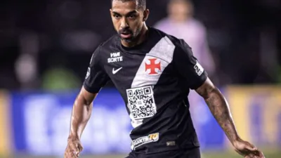 Paulo Henrique saiu andando do campo e o tornozelo traiu a aparência